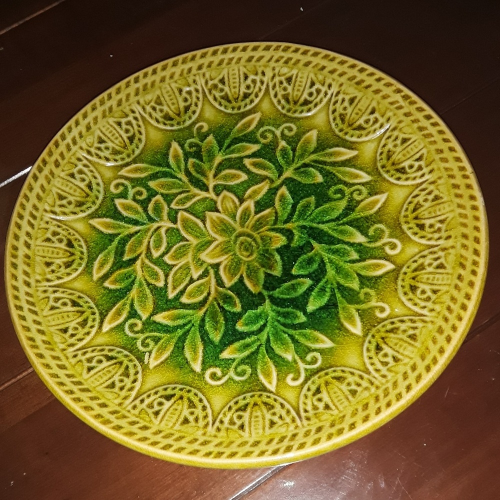 Vintage Decorative Plate Green Leaf